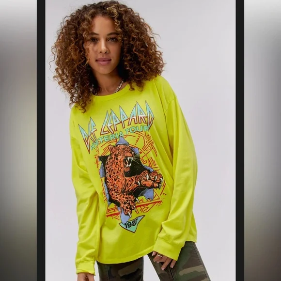 Daydreamer | Def Leppard Boyfriend Tee - *flaw - Picture 3 of 8